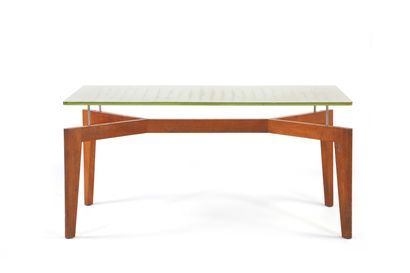 null FRENCH WORK 

Table Glass, wood 74 x 150 x 80 cm. Circa 1950 

Dining table...