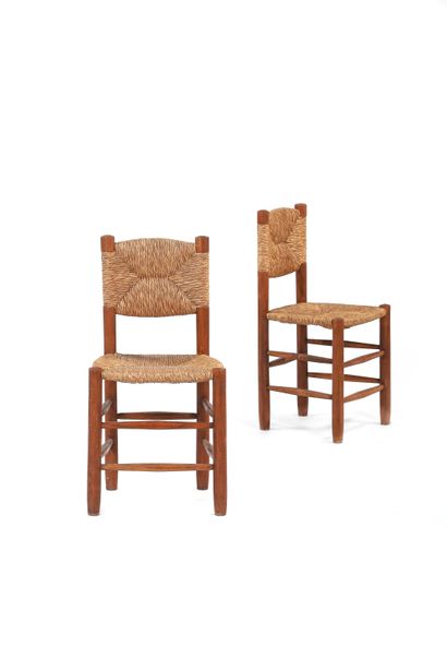 null Charlotte PERRIAND (1903-1999) 

Pair of chairs called 18 Paille, wood 82 x...
