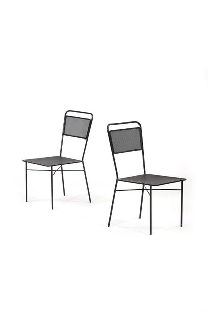 null Mathieu MATÉGOT (1910-2001) 

Paire de chaises Tôle perforée 79 x 39 x 50 cm....