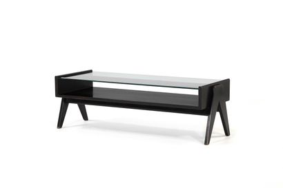 null Pierre JEANNERET (1896-1967) 

Table dite Coffee table Teck, verre 38 x 120...