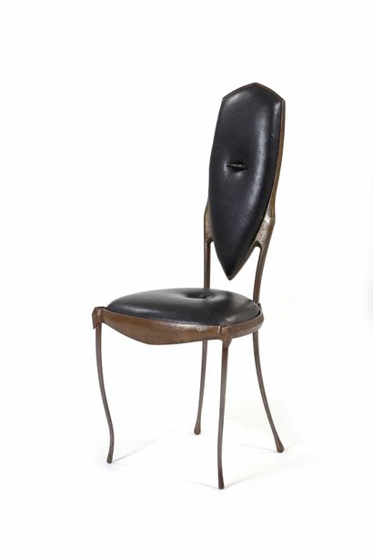null Mark BRAZIER-JONES (1956) 

Chaise dite Saint James Acier, cuir Signée 96 x...
