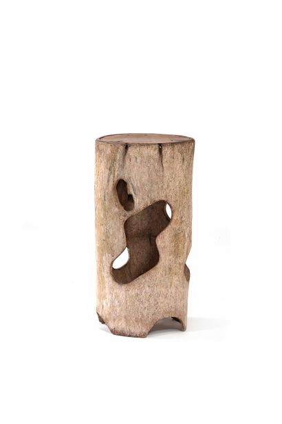 null José Zanine CALDAS (1919-2001) 

Pedestal table Jackfruit wood Unique piece...