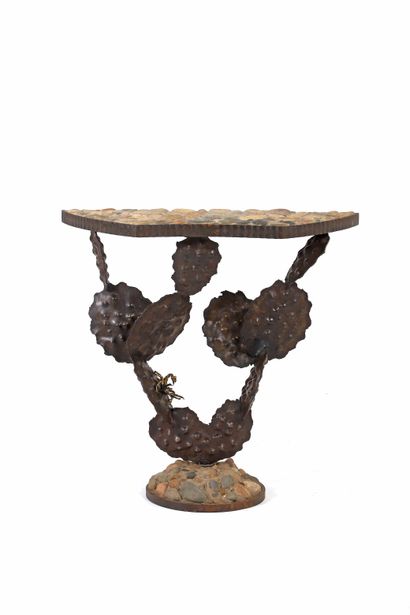 null 
Mark BRAZIER-JONES (1956) 




Console dite Cactus Pierre, bronze 81 x 101...