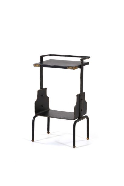 null Jacques ADNET (1901-1984) 

Side table Leather, brass 56 x 30 x 25 cm. Circa...