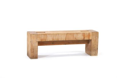 null Guy REY MILLET (1929) for Jean PROUVÉ (1901-1984) 

Pine bench 43 x 122 x 29.5...