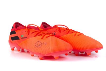 null Luis HENRIQUE 11

Red Adidas Nemesis football shoes offered and autographed...