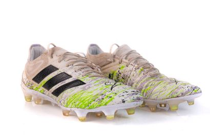 null Saîf Eddine KHAOUI 24

White and green Adidas Copa football shoes worn and autographed...