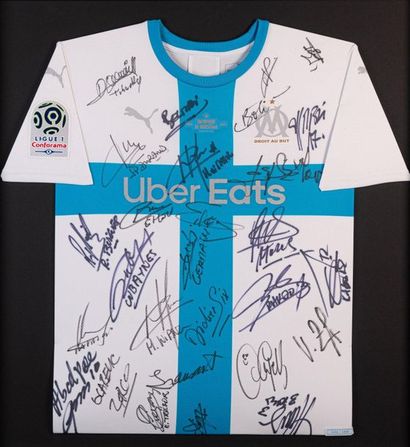 null OM Legends jersey

OM's 120th anniversary collector's jersey signed by many...
