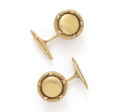 null Pair of cufflinks in 18K (750/1000) yellow gold with a frieze of rushes.

French...
