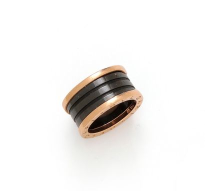 null Bulgari

B Zéro

Bague en or rose 18K 750 millièmes et céramique noire striée,...