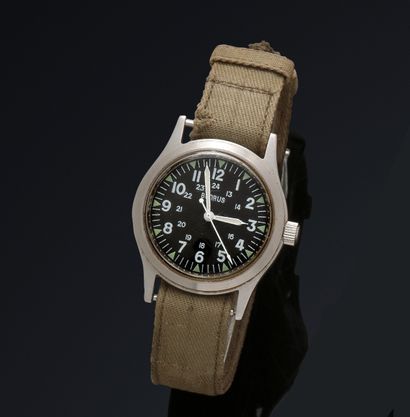 null BENRUS

Metal military watch with mechanical movement.

Round steel case, smooth...