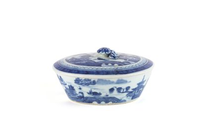 Chine et Japon 19e siècle 
Ensemble de porcelaines...