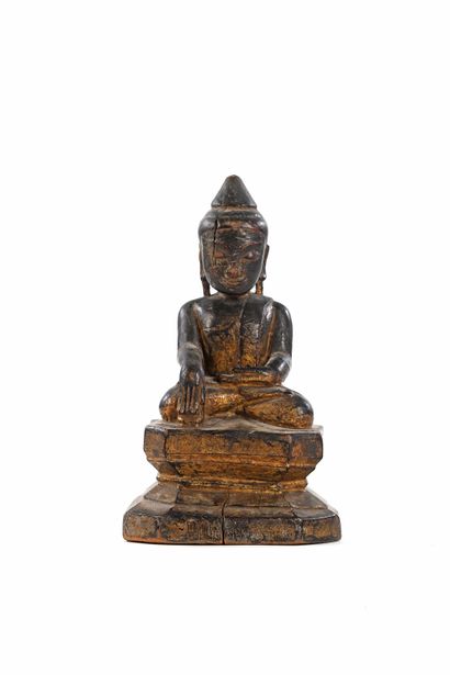  BIRMANIE, XIXe siècle 
Bouddha assis, faisant le geste de la prise de la 
terre...