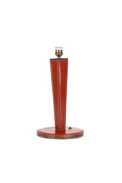 null TRAVAIL FRANÇAIS 

Pied de lampe Cuir H. : 43 cm. Circa 1955 

Lamp base Leather H....