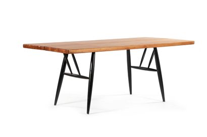 null Ilmari TAPIOVAARA

(1914-1999)

Pirkka table

Fir, wood

Stamped under the top.

68...