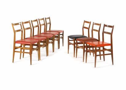null Gio PONTI

(1891-1979)

Suite de 8 chaises dites Leggera

Noyer, simili cuir

82...