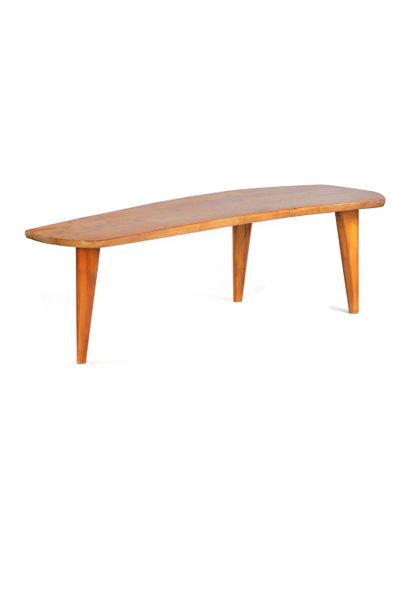 null Henri BATAILLE

(XX)

Table de forme libre

Frêne, pin d’Oregon

Pièce unique...