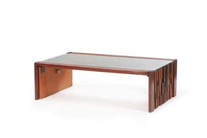 null Percival LAFER

(1936)

Table

Palissandre, verre

34 x 113.5 x 70.5 cm.

Circa...