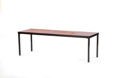  Roger CAPRON 
(1922-2006) 
Table 
Céramique, métal 
39 x 121 x 41 cm. 
Circa 1955...