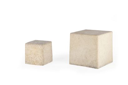 null André CAZENAVE

(1928-2003)

Suite of 2 lamps called Dorra

Marble powder and...