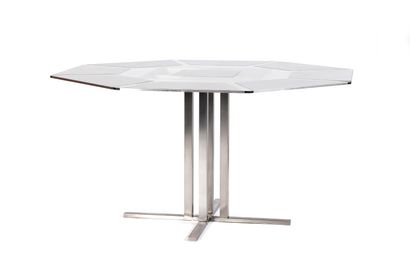 null Nadine CHARTERET

(XX)

Dining room table

Glass, aluminium, steel

74.5 x 140...