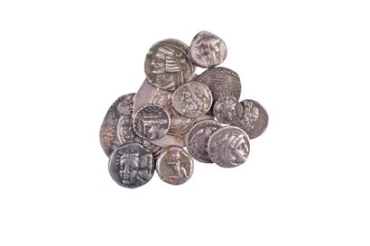 null Set of 13 coins : Calabria Taranto diobole 0,92 gr. Thrace Istros statere 5,92...