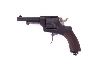 null 
Revolver type Fagnus Maquaire, six coups, calibre 8 mm env.
Canon à pans. Carcasse...
