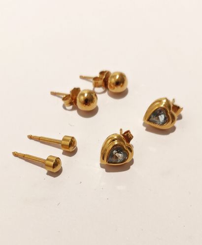 null Lot de paires de puces d'oreilles en or jaune 18K (750/1000) dont des perles,...