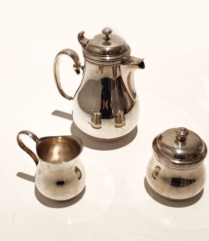 null CHRISTOFLE

Service in silver plated metal including a coffee pot, a milk jug...