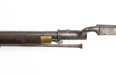 null Fusil Enfield 1851 à percussion 

Canon rond avec hausse à 900, poinçonné. Platine...