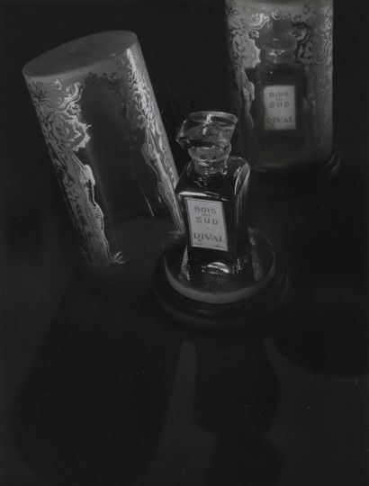 null Roger SCHALL (1904-1995)

Parfums, c.1940.

Tirage argentique d’époque, tampon...