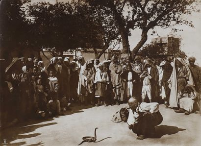 null LEHNERT LANDROCK (XIX-XX)

Charmeur de serpents, c. 1920

Tirage argentique...