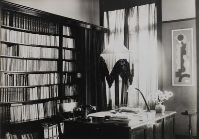 null Willy KESSELS (1898 - 1974)

Bureau, bibliothèque, c. 1930

Tirage argentique...