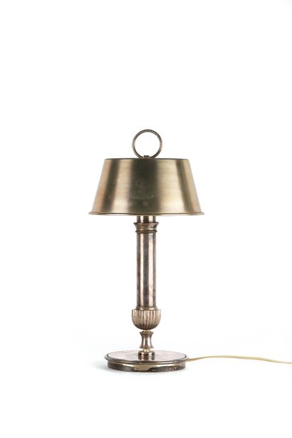 null Gilbert POILLERAT (1902-1988)

Lampe Bronze

43 × 21 cm. Circa 1945

Table lamp...