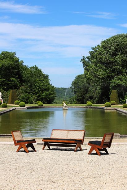 null Pierre JEANNERET (1896-1967)

Banquette et 2 chauffeuses Teck, moelle de rotin...