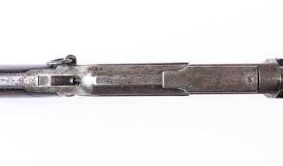 null Carabine Winchester modèle 1876 calibre 45-75 WCF.

Canon rond avec marquages...