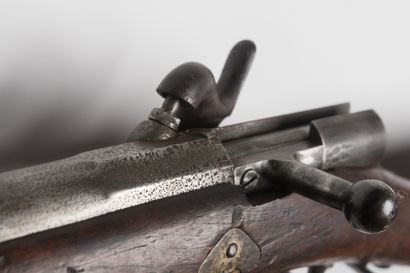 null Model 1822 dragon flintlock rifle. 

Round barrel with sides with thunder, dated...