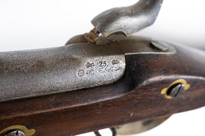 null Fusil Enfield Long modèle 1853. 

Canon rond avec hausse, méplat sur le dessus...