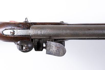 null France



Fusil d’infanterie à silex modèle 1763 

Canon rond, à méplat, gravé...
