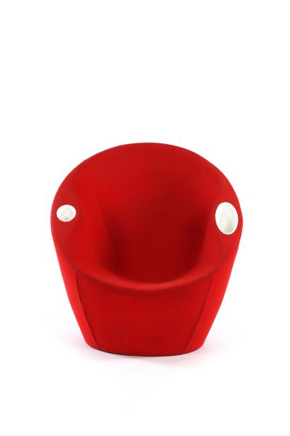 null Karim RASHID (1960) 

Fauteuil dit Ouch chair rouge 

Tissu, fibre de verre...