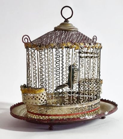null Travail populaire du XXème siècle 

Cage à oiseau en métal peint 

Dim. : 31...