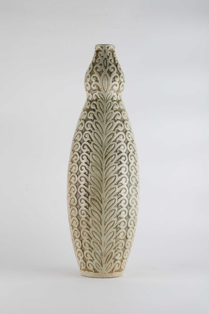 null Géo CONDÉ (1891-1980)

Vase (147)

Grès

H. : 47 cm