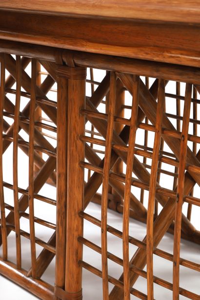 null TRAVAIL FRANÇAIS

Importante table à allonges

Rotin, bois

77 x 183 x 93 cm.

L...