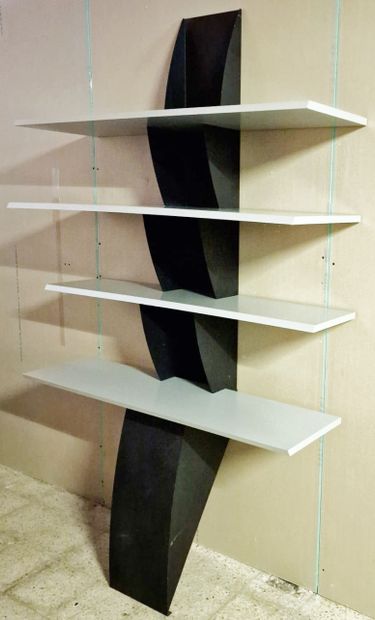 null French work from the 20th century

Wall shelf

Wood and metal 

221 x 130 x...