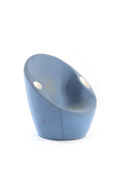 null Karim RASHID (1960) 

Paire de fauteuils dit Ouch chair bleu 

Tissu, fibre...