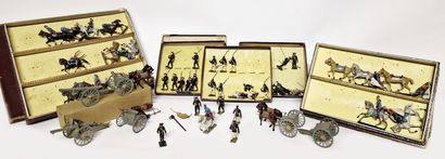 null [JOUETS]

Ensemble de soldats, figurines, attelages dans 5 vitrines et cartons...