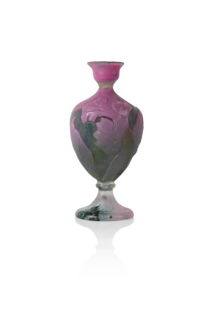 Émile GALLÉ (1846-1904) Émile GALLÉ (1846-1904) Vase Glass engraved with acid and...