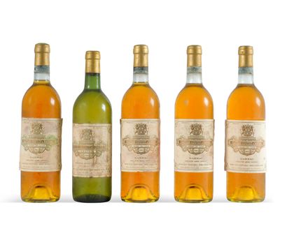 null 4 B CHÂTEAU COUTET (2 B.G.; e.t.h. dont 3 e.a; c.c. dont 2 gonflées)

CC1 Sauternes...