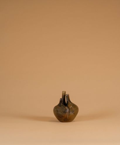 null Tim ORR (1940)
Vase dit Tulipière
Céramique 
Monogrammée sous la base
H. 20...