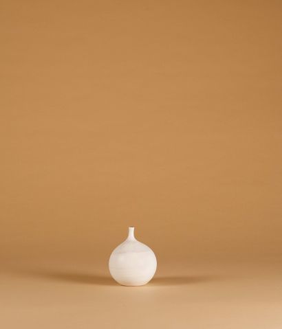 null Georges JOUVE (1910-1964)
Vase dit Pomme 
Céramique
Signée Jouve et monogrammée...